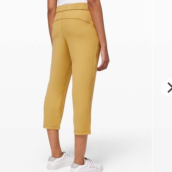 LULULEMON ON THE FLY CROPPED WOVEN CAPRI PANTS VINTAGE MUSTARD GOLD SIZE 12 NWT - Picture 4 of 10